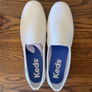 New in Box Women's White Leather Slip-on Sneakers Sz 11 S Narrow by Keds